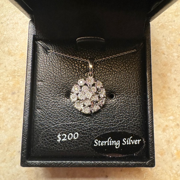 Diamond Flower Burst Cluster 18" Pendant Necklace (1/10 ct.) in Sterling Silver - Picture 5 of 6